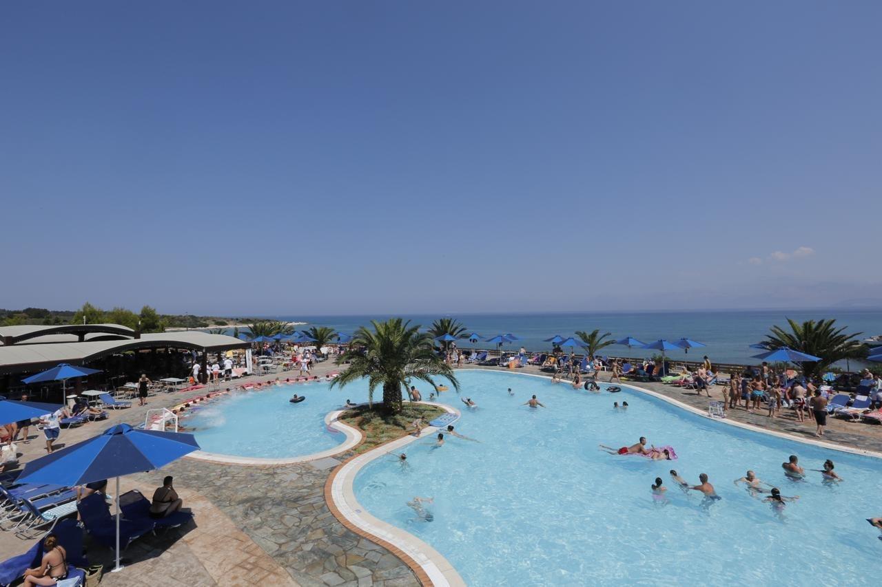 Mareblue Beach Agios Spyridon  Bagian luar foto
