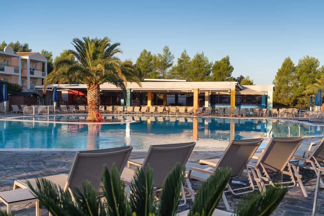 Mareblue Beach Agios Spyridon  Bagian luar foto