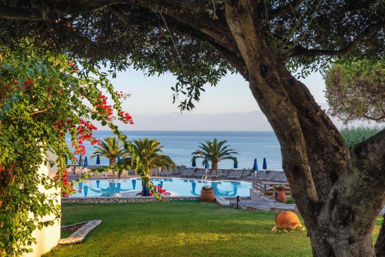 Mareblue Beach Agios Spyridon  Bagian luar foto