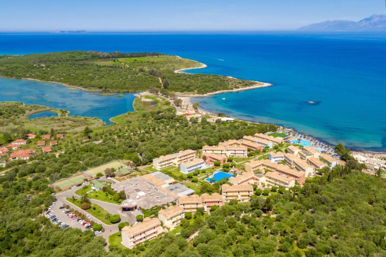 Mareblue Beach Agios Spyridon  Bagian luar foto